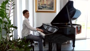Klavírny virtuóz má iba 14 rokov. Pýšiť sa môže aj vlastným albumom