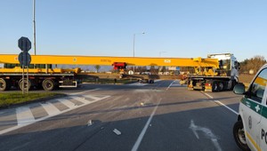 Zrážka auta s nákladným autom skončila tragicky. Nehodu neprežil 79-ročný vodič