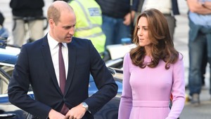 William sa pri Kate neovládol a porušil protokol