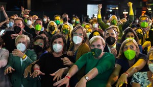 Už sú známe výsledky nemeckých volieb. Vyhrali sociálni demokrati, Merkelovej strana dosiahla historické minimum