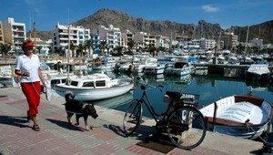 Masér mal sexuálne napadnúť tehotnú turistku. Zadržala ho polícia