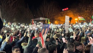 FOTO a VIDEO: TISZA vyráža do bašty Fideszu. Boli sme priamo na mítingoch, kde odpočítavali koniec vlády