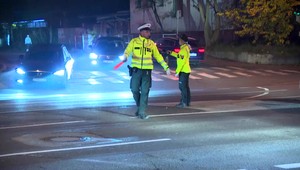 Polícia začala trestné stíhanie pre vystreľujúce poklopy v Bratislave