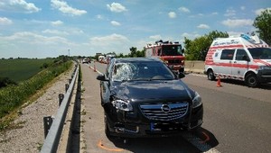 Tragická nehoda na R1: Vodič zastavil s autom na diaľnici a vystúpil