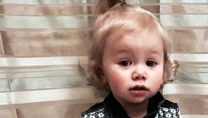 Rodičia sú zúfalí. Ich dcéra trpí alergiou na vodu, aj na vlastné slzy