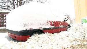 Ak vám cestári na auto nahrnú sneh, odpratať si ho musíte sami
