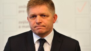 Fico sa vykrúca. Zeman sa s ním 9. mája stretne v Moskve