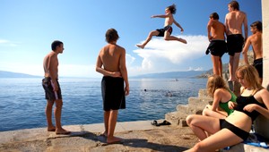 Horúčavy a peniaze. Najviac zarobia zmrzlinári a vodárne