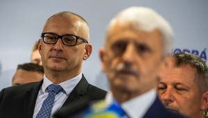 Modrí Mikuláša Dzuringu o procese založenia strany, reakcia politológa