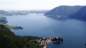 Mŕtvi z rakúskeho jazera sú obeťou vraždy a samovraždy