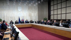 Vláda o nákupe stíhačiek rokovať nemohla, Gajdoš ako dôvod uviedol Pellegriniho