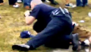 Policajné násilie v Rusku! Muž zomrel na následky bitky