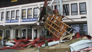 Hrozí silný vietor, ohrozený je stred Slovenska aj Spiš