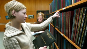 Diplomovky na kľúč. Výhodný biznis, ale aj podvod!