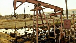 Ropné veľmoci zmrazia ťažbu, odrazí sa to aj v našich peňaženkách