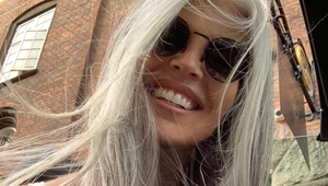 Má cez 50 a urobila jedinú vec so svojimi vlasmi: Odvtedy muži po nej šalejú!