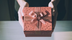 Máme pre vás zopár tipov na darčeky pre kamarátku, ktorým sa každá žena poteší!