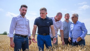 Premiér prišiel na družstvo s barlou: Potvrdil aj návrat do práce, TAKTO vyzerala jeho návšteva