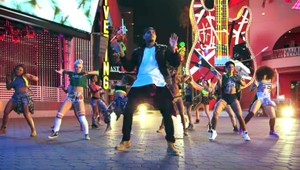 Úbohé! Hviezdneho speváka obvinila z fyzického násilia už piata žena!