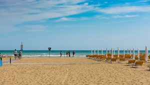 Na jednej z najznámejších pláží si už nezapálite