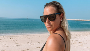 Cibulková zašla ešte ďalej! Prezliekla plavky a vykukli prsia!