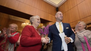 Divoký žúr Jakubca. Blahoželali mu zástupy dôchodkýň