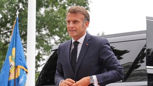 Emmanuel Macron: USA požadujú ústupky a snažia sa oslabiť Európu