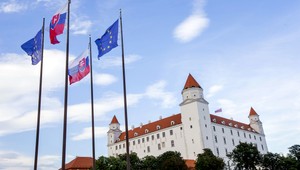 Každý štvrtý Slovák si myslí, že demokraciu by mala vystriedať diktatúra