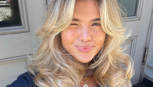 Túžite po jemnej zmene účesu? Tento strih s ofinou je najväčším trendom leta