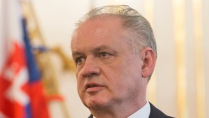 Exprezident Kiska mal nehodu. Na lesnej ceste spadol na bicykli