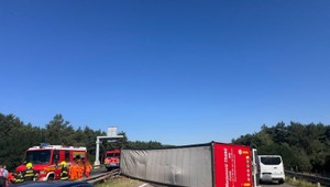 Nehoda kamióna zablokovala diaľnicu D2 smerom z Malaciek do ČR