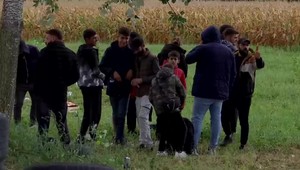 Na cudzineckej polícii v Nových Zámkoch stále pribúdajú migranti
