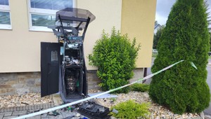 Výbuch na Orave: Páchatelia odpálili jediný bankomat v obci