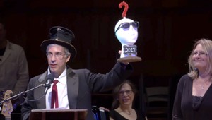 Vedci skúmali, či môžu byť mačky zároveň pevné aj tekuté. Vyslúžili si Nobelovu Ig cenu