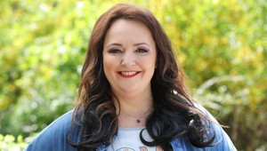 Nevíte, co na sebe kvůli kilům navíc? Inspirujte se stylovými outfity Názlerové!