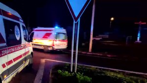Zrážka dvoch áut pri Lučenci: Ťažké zranenia utrpel len 8-mesačný chlapček