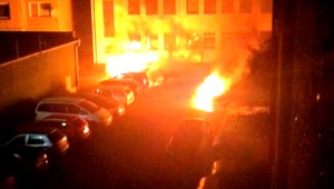 Podpaľači vyčíňali, zhoreli dve autá a jedno obhorelo