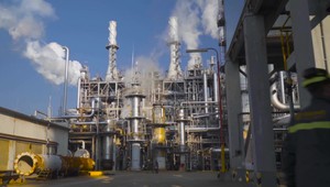 Berú na vedomie, že ceny sa zvýšili. Poslanci riešenie palivovej krízy nenašli