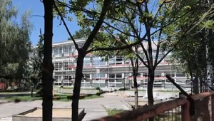 Policajti v Žiline si náhodou všimli stavebný materiál na chodníku. Prekazili krádež