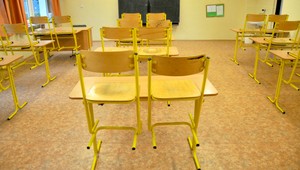 Tínedžer ukradol školskú lavicu. Nie kvôli tomu, že by mu chýbala škola