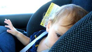 Nezodpovední rodičia! Bábätko nechali v rozpálenom aute