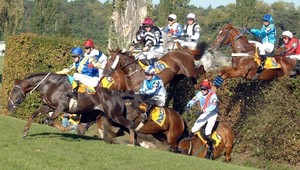 Veľkú pardubickú steeplechase vyhral Tiumen s džokejom Josefom Váňom st.