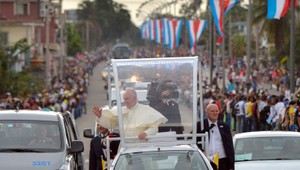 Pápež František je na Kube, na Námesti revolúcie odslúži omšu