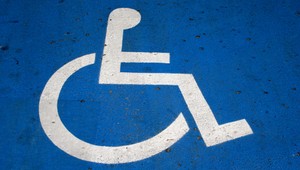 Bežný život je pre hendikepovaných ľudí každodenným bojom. Nová smernica to má zmeniť