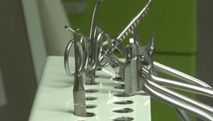 Dievča muselo cestovať za zubárom takmer 150 kilometrov