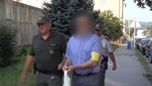 Profesor obvinený zo zneužívania podľa znalca deviáciou netrpí. Psychiatrička ale tvrdí, že dievčatá neklamú