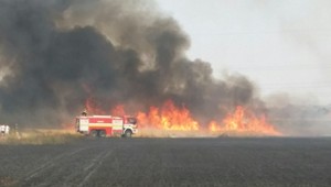 Pri Hlohovci vypukol veľký požiar, oheň spôsobil veľké škody
