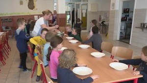 Od mája sa do škôl vracajú "obedy zadarmo"