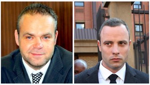 Prominentní väzni Pistorius a Krejčíř hrajú spolu futbal