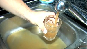 V Michaľanoch tečie z vodovodu kakao